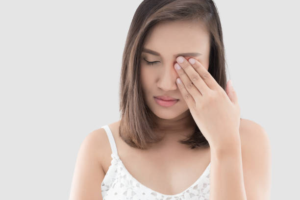 Viêm kết mạc có phải đau mắt đỏ không?