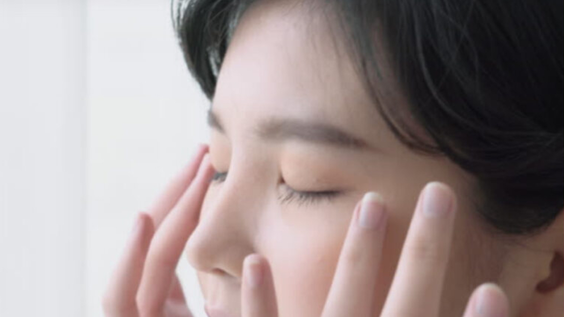 Hinh-anh-massage-mat