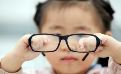 Cách kiểm tra cận thị loạn thị viễn thị tại nhà cho trẻ