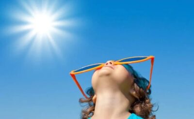 Có nên nhìn mặt trời chữa cận thị không?